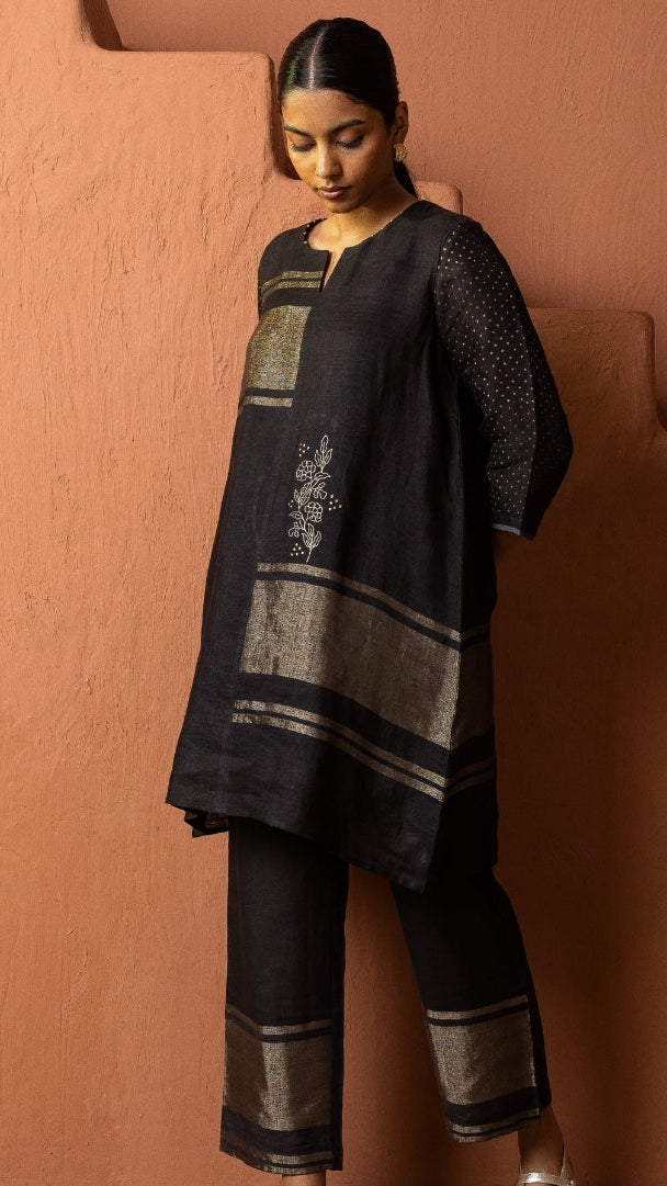 Offwhite Linen Zari Block Embroidered Set