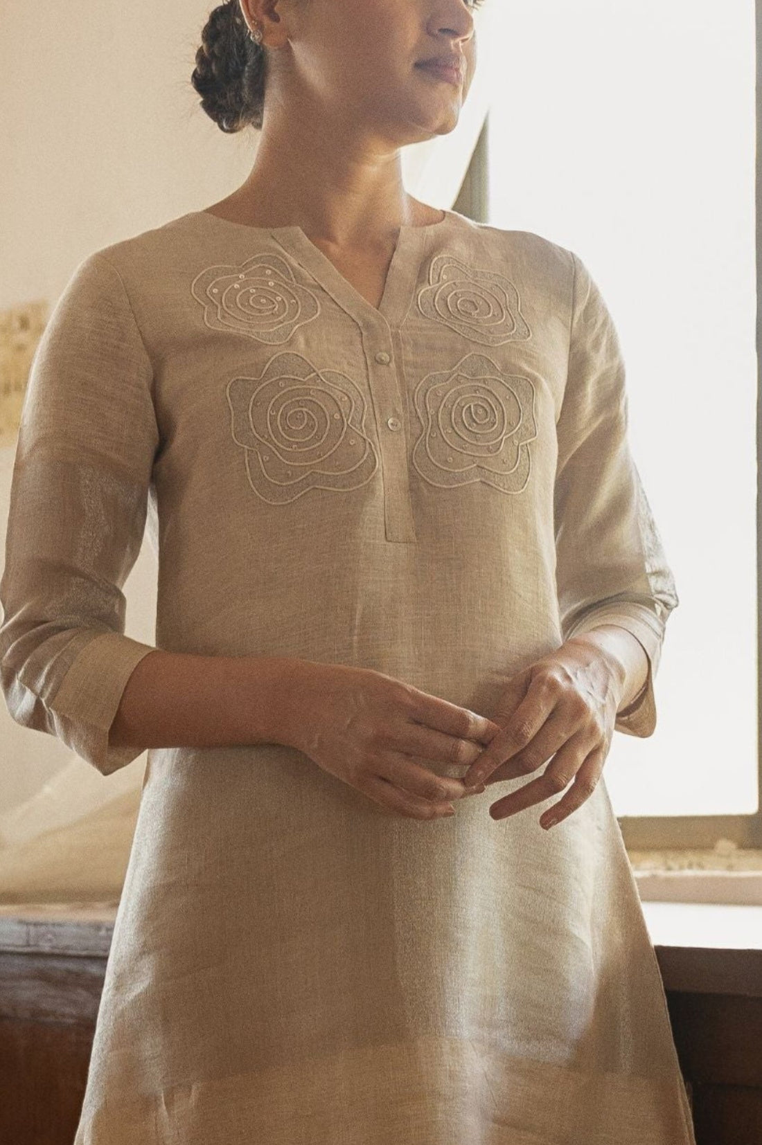 Natural Leather Embroidered Zari Linen  Set