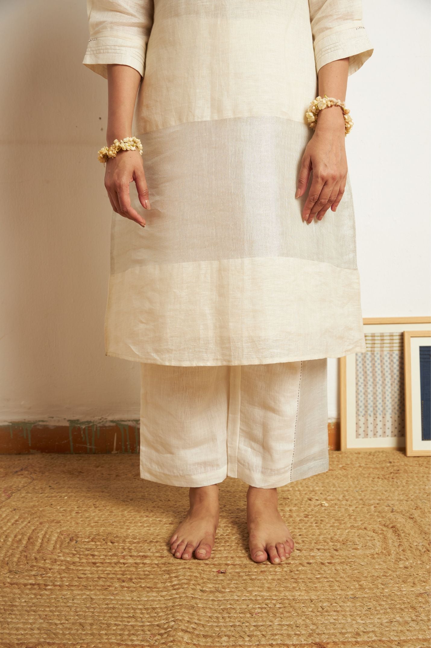 Off White Zari Kurta Set with Pita Handwork
