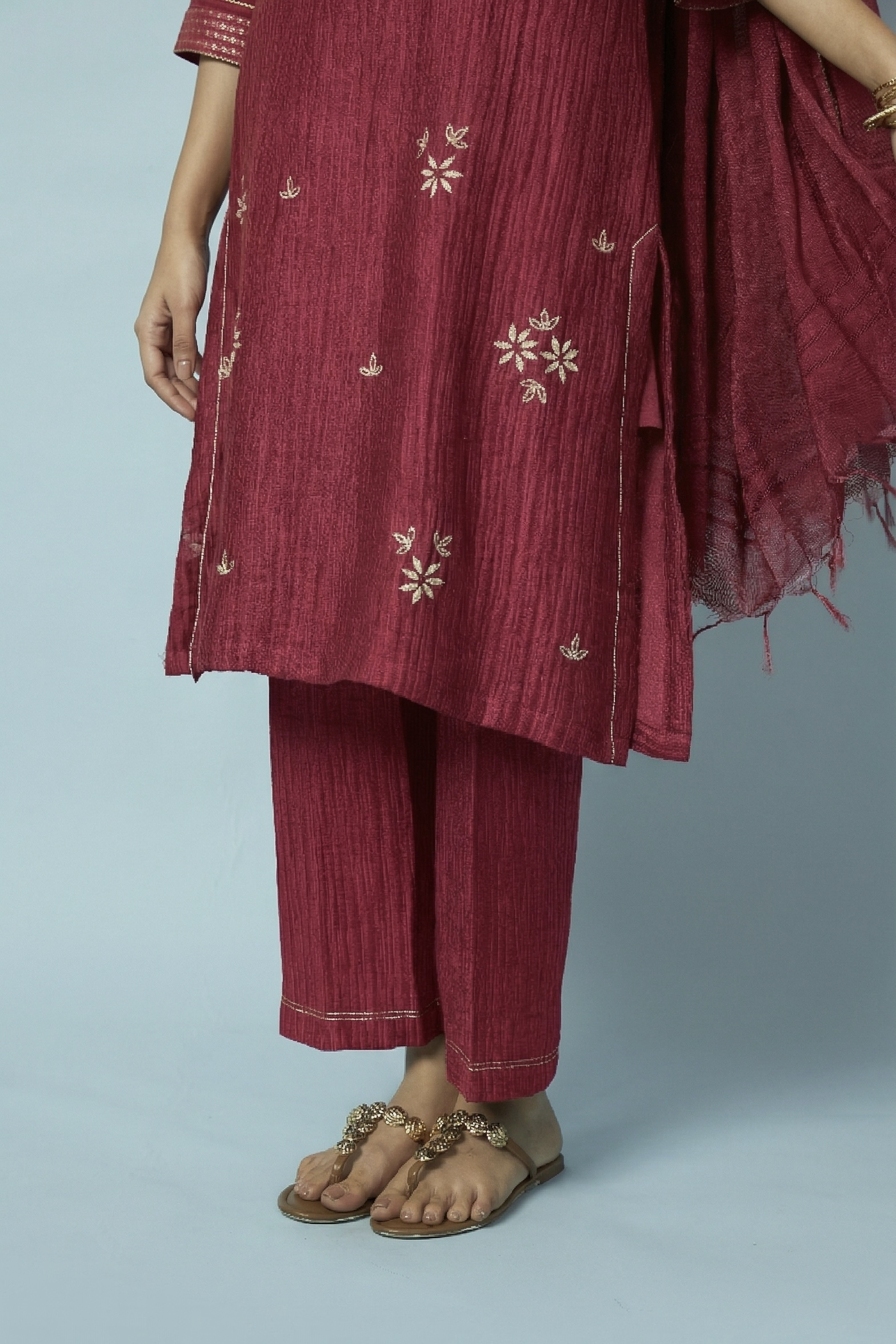 Textured Silk-Linen Kurta Set with Distorted Floral Embroidery | Oregano