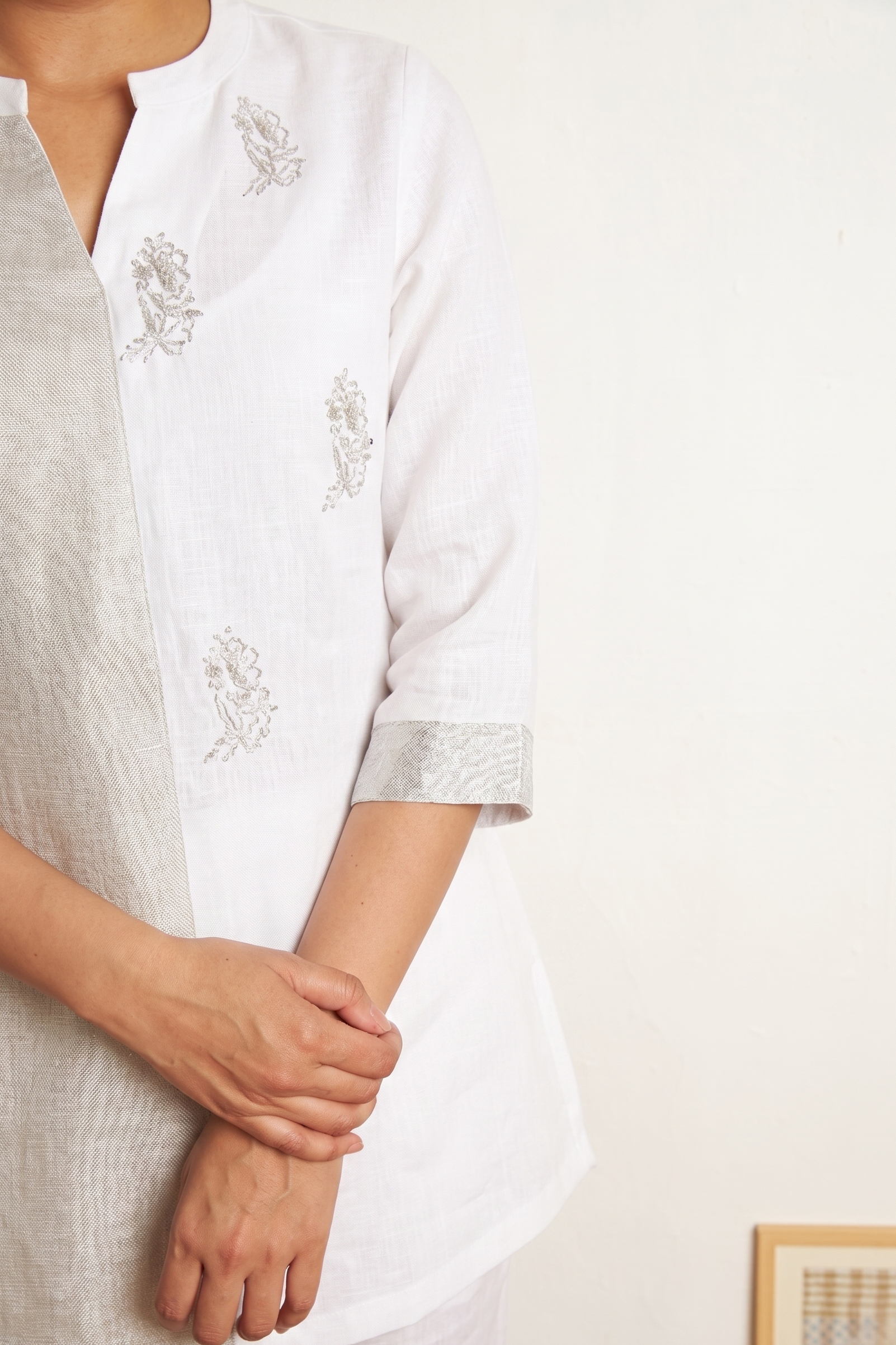 Hand Work Linen Zari Set | Oregano