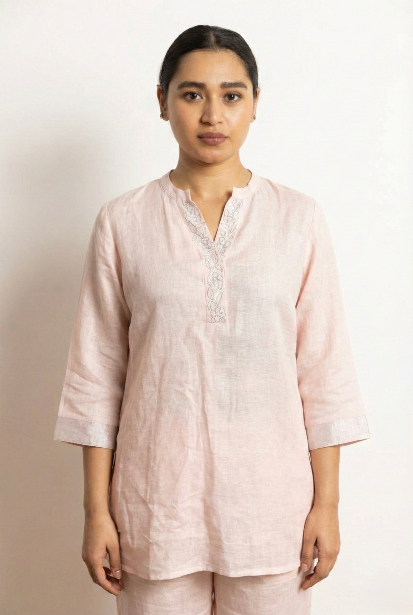 Sliver Zari Linen Set with Handwork