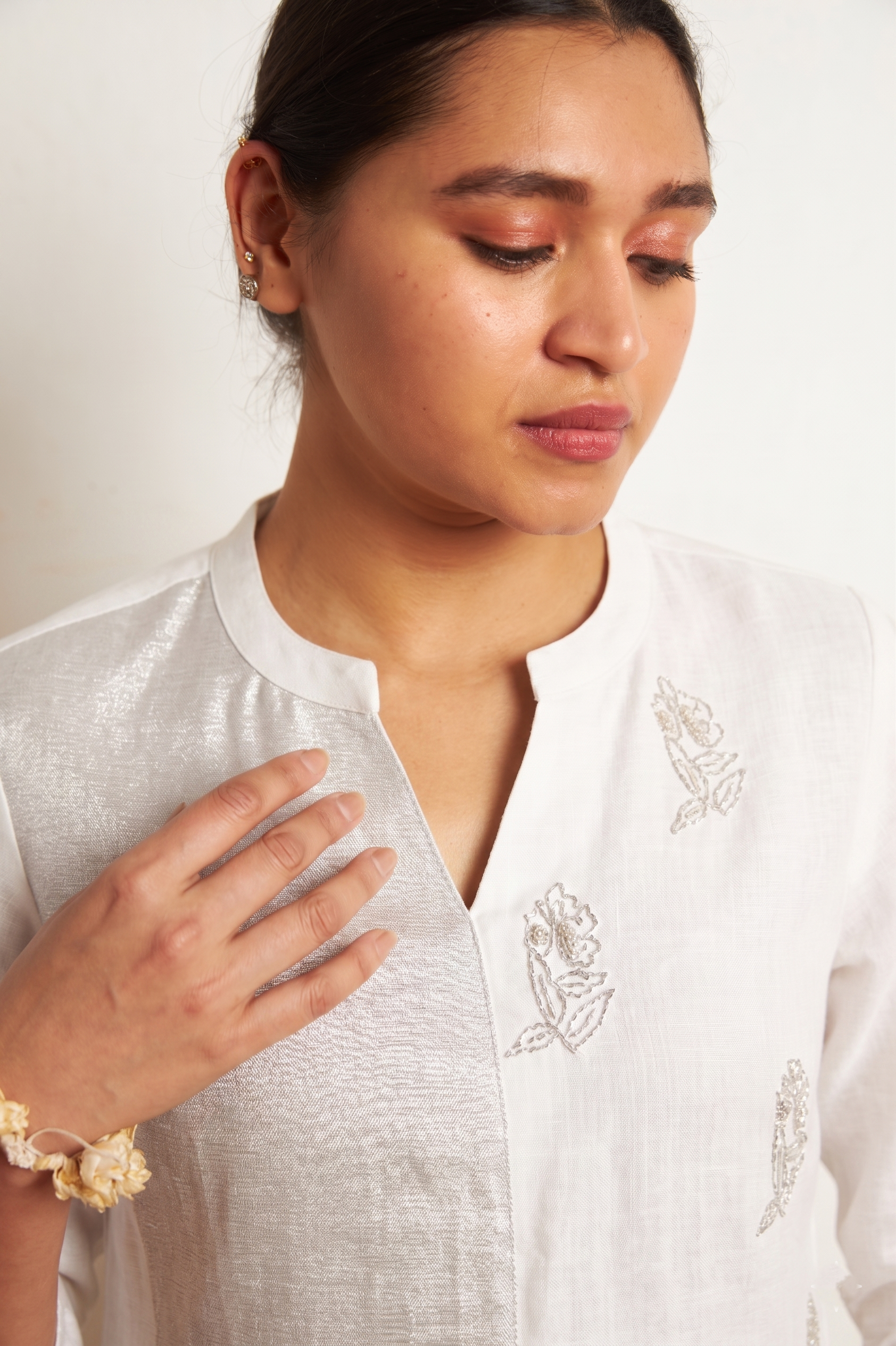 Hand Work Linen Zari Set | Oregano