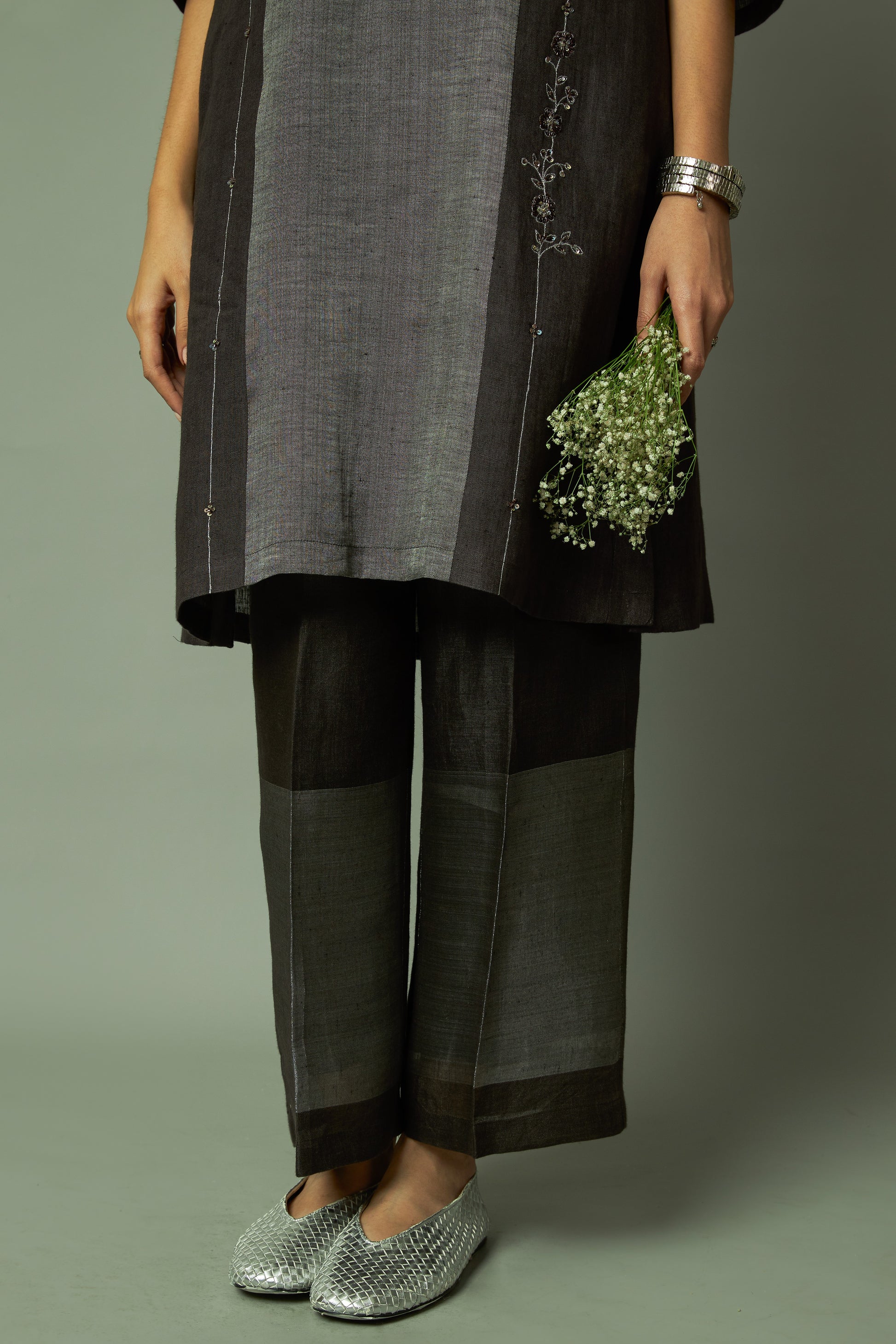 Woven Sliver Zari Panel Kurta Set with Zari Embroidered Embellishment | Oregano