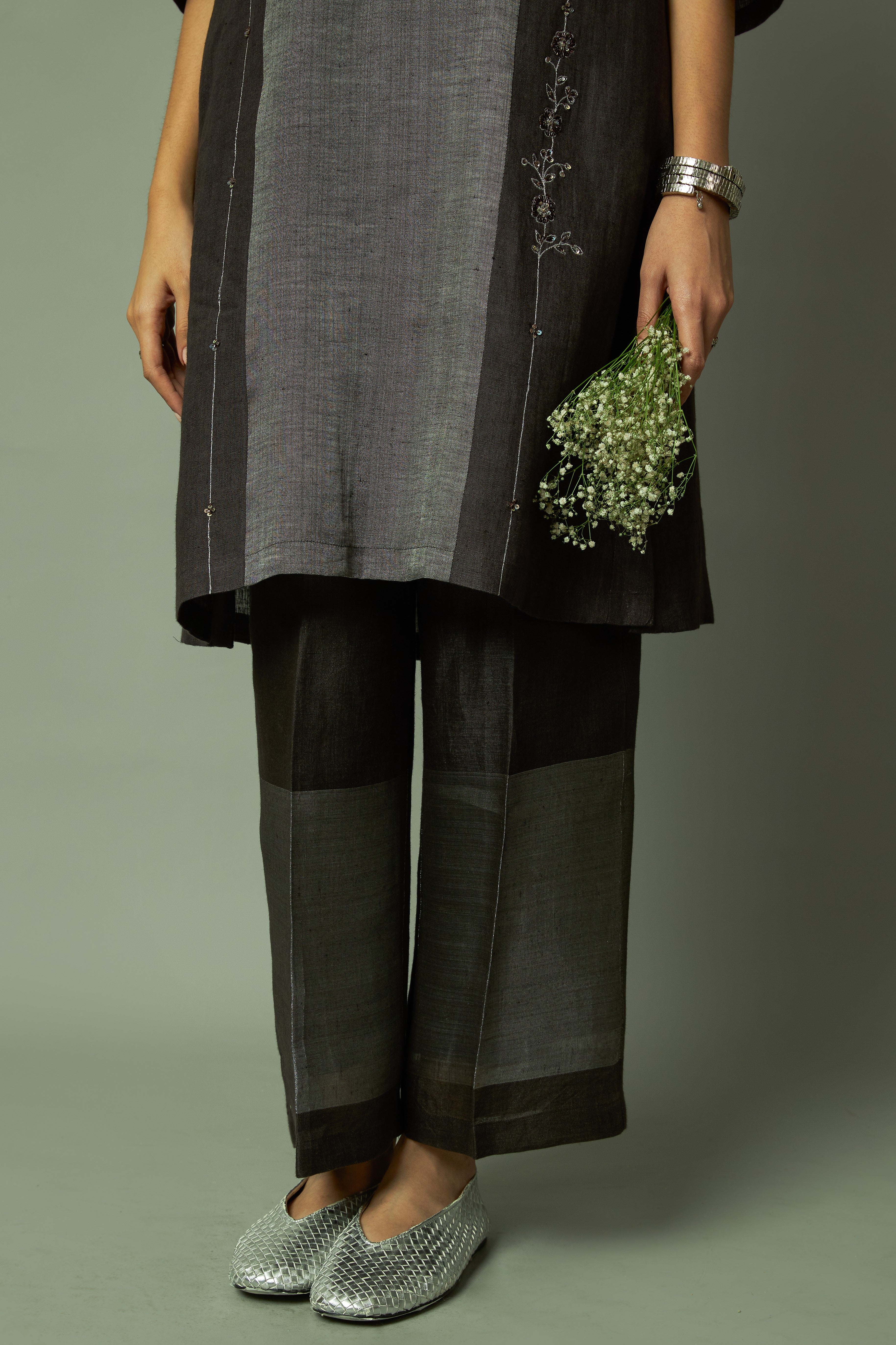 Woven Sliver Zari Panel Kurta Set with Zari Embroidered Embellishment | Oregano