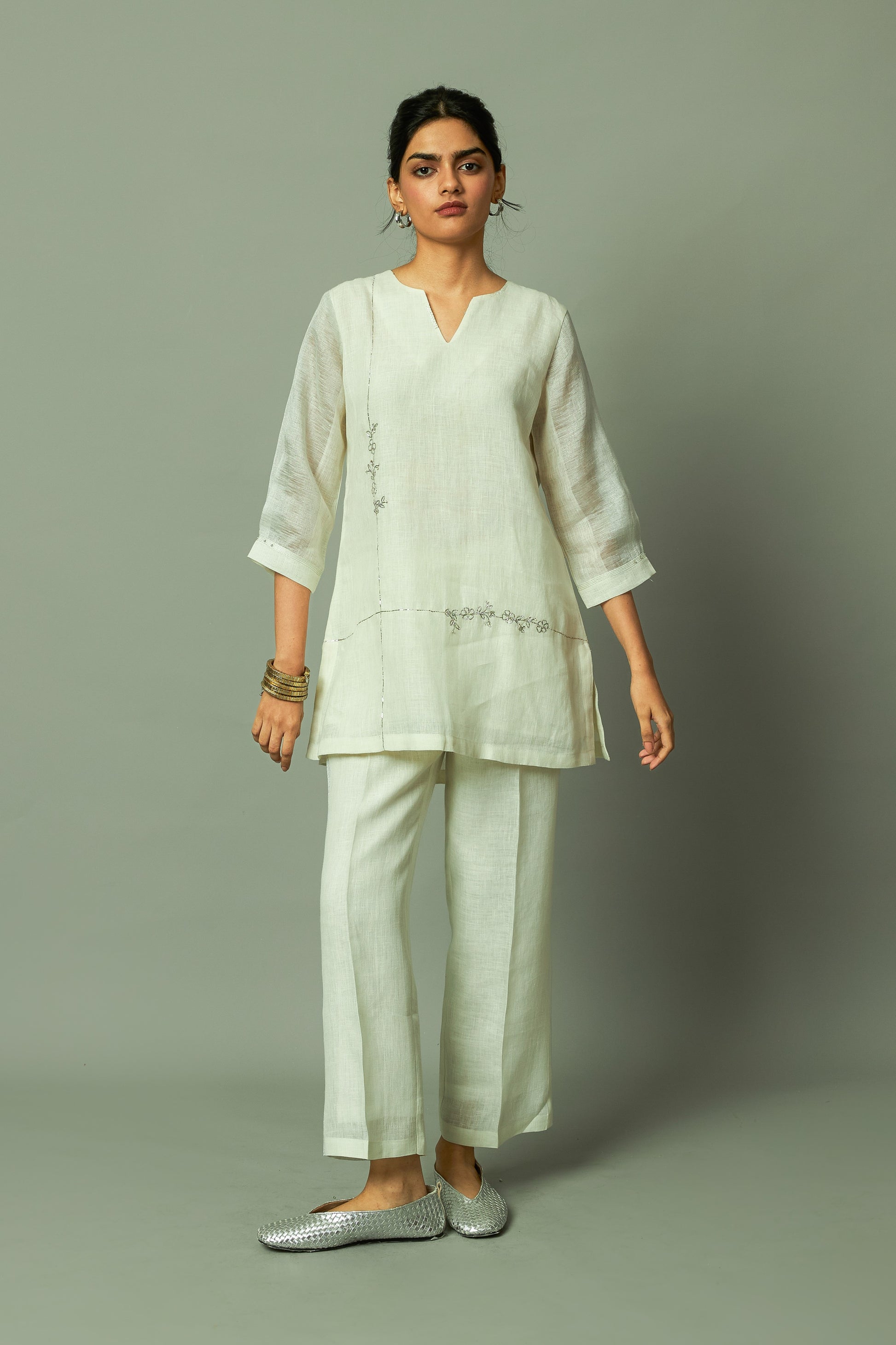 Off white Khat Pita Work Zari Linen Tuinc Set | Oregano