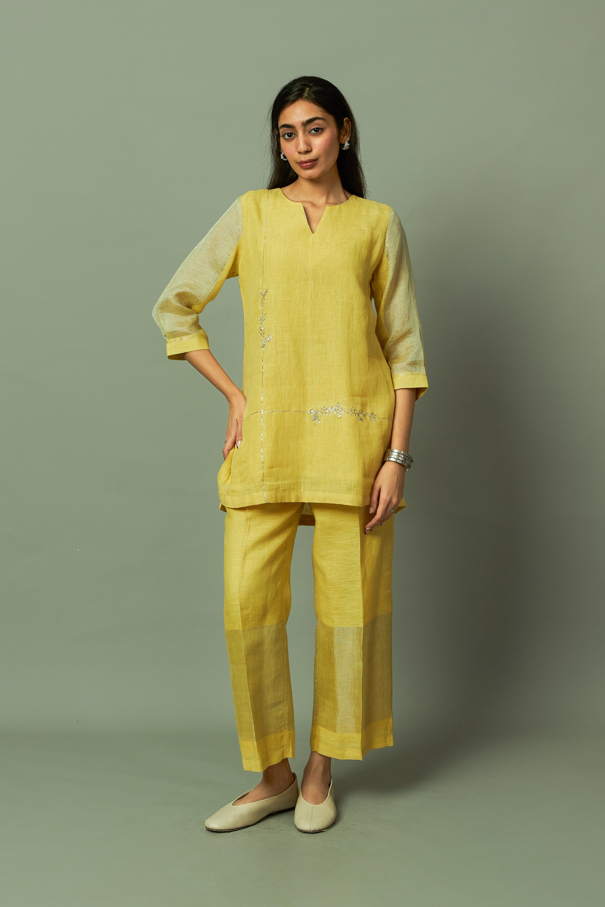 Yellow Khat Pita Work Zari Linen Tuinc Set | Oregano