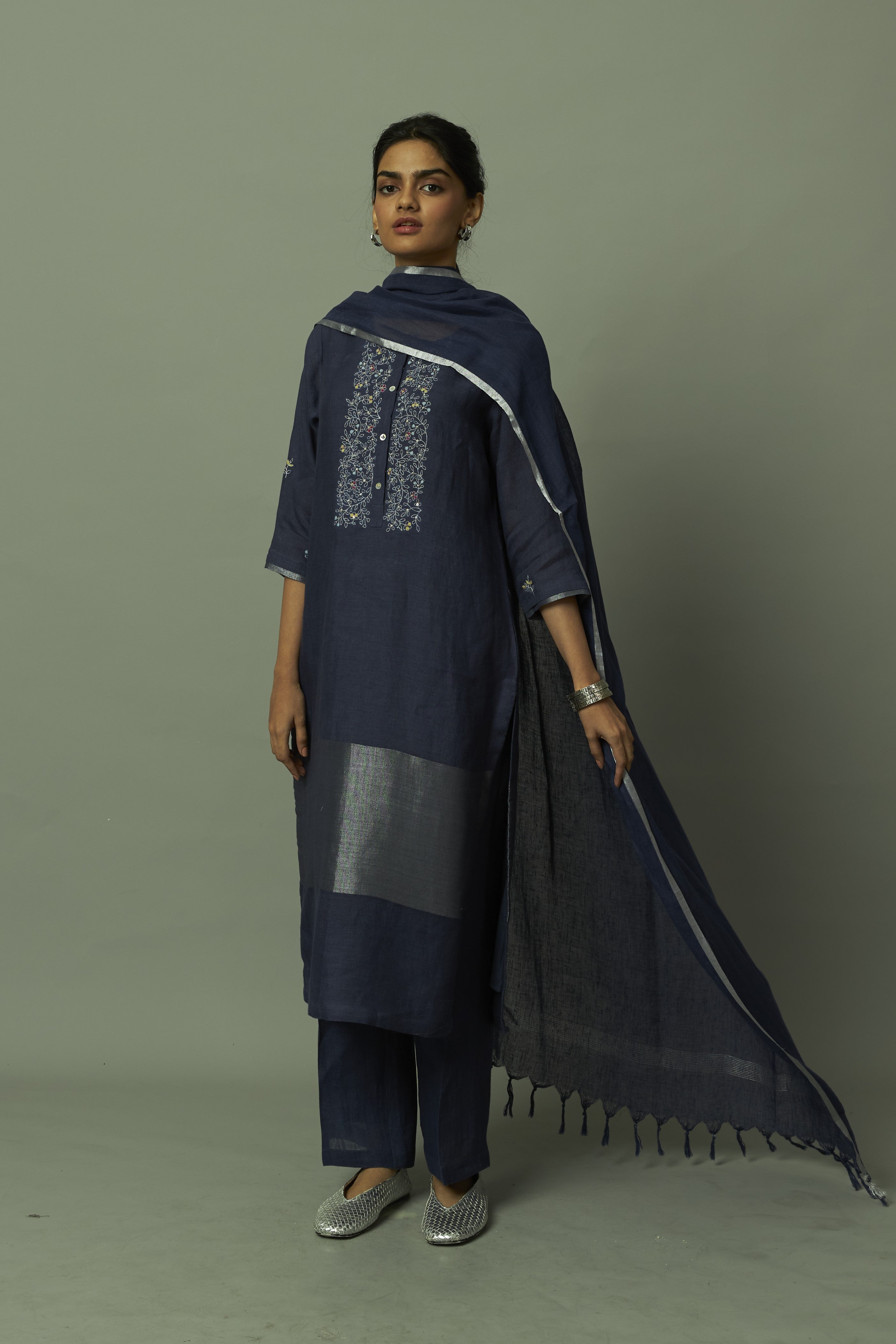 Zari embroidered yoke on Sliver Zari linen Kurta Set | Oregano