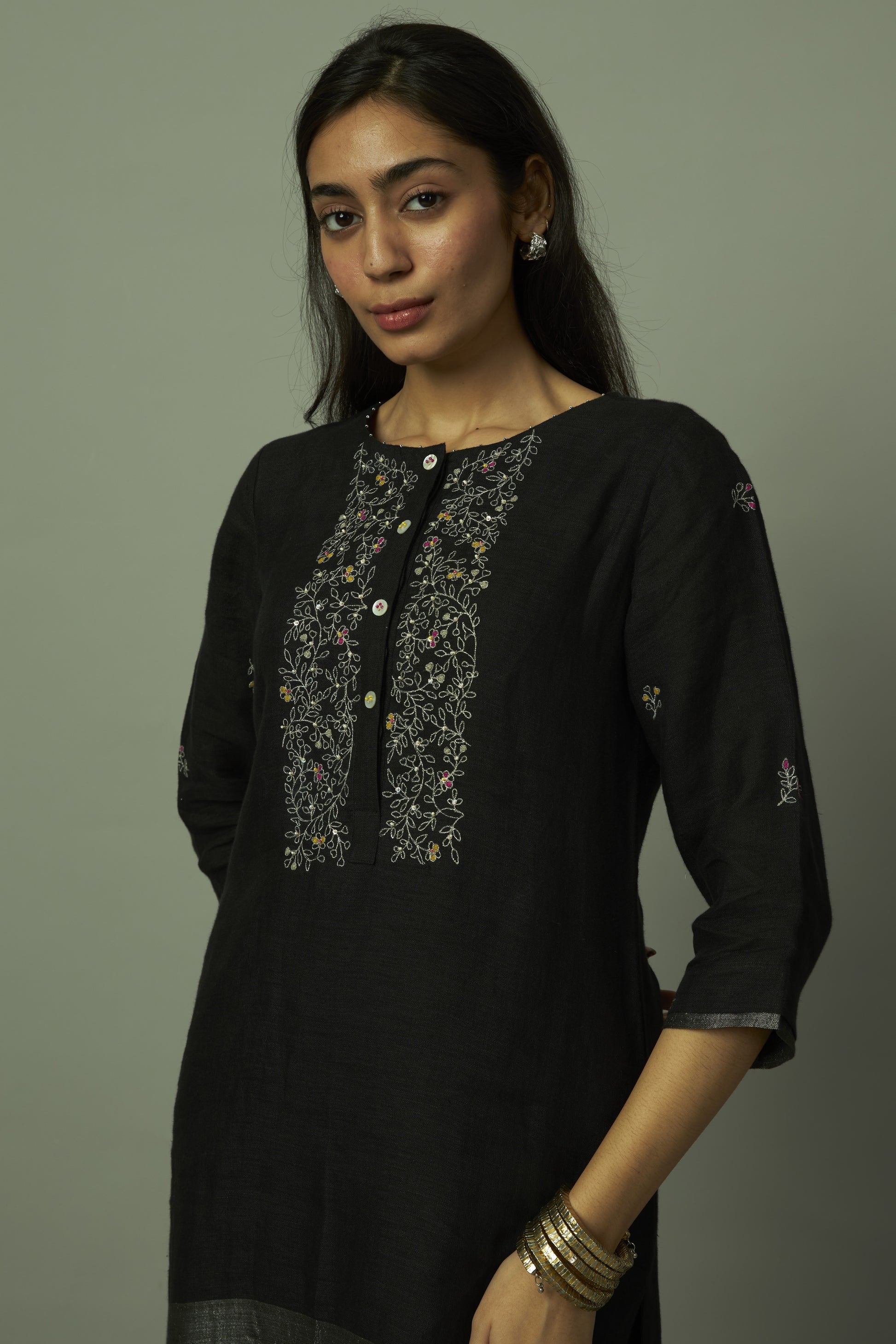 Zari embroidered yoke on Sliver Zari linen Kurta Set | Oregano