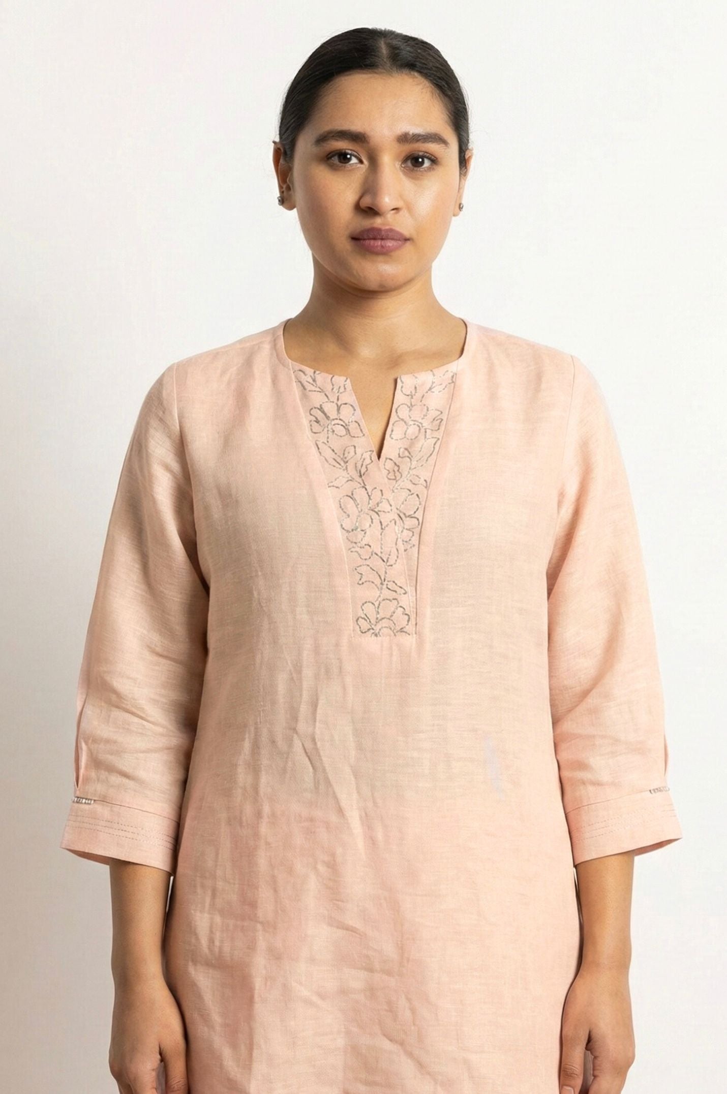 Off White Zari Kurta Set with Pita Handwork